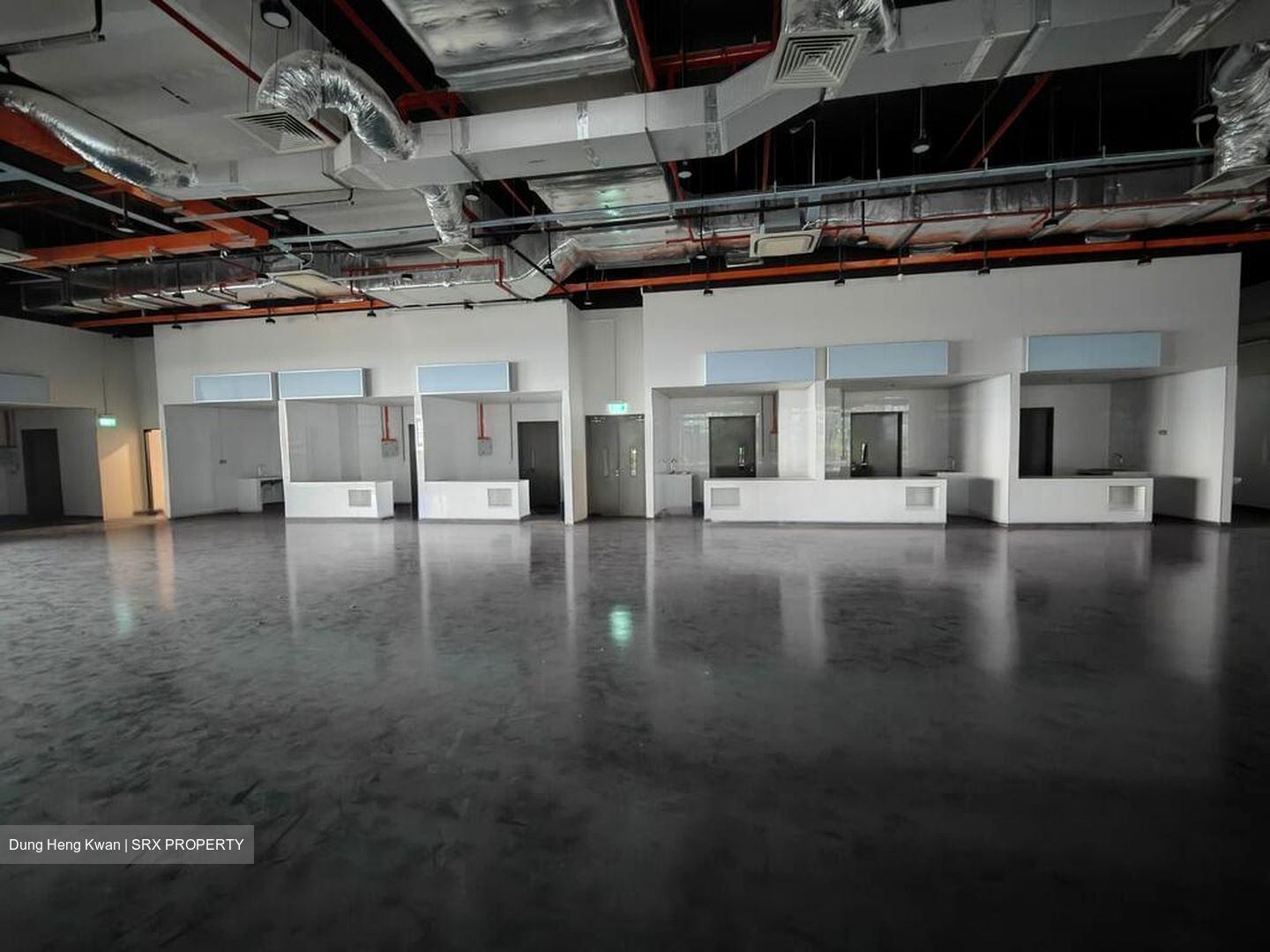 Suites 123 (D8), Retail #571646261